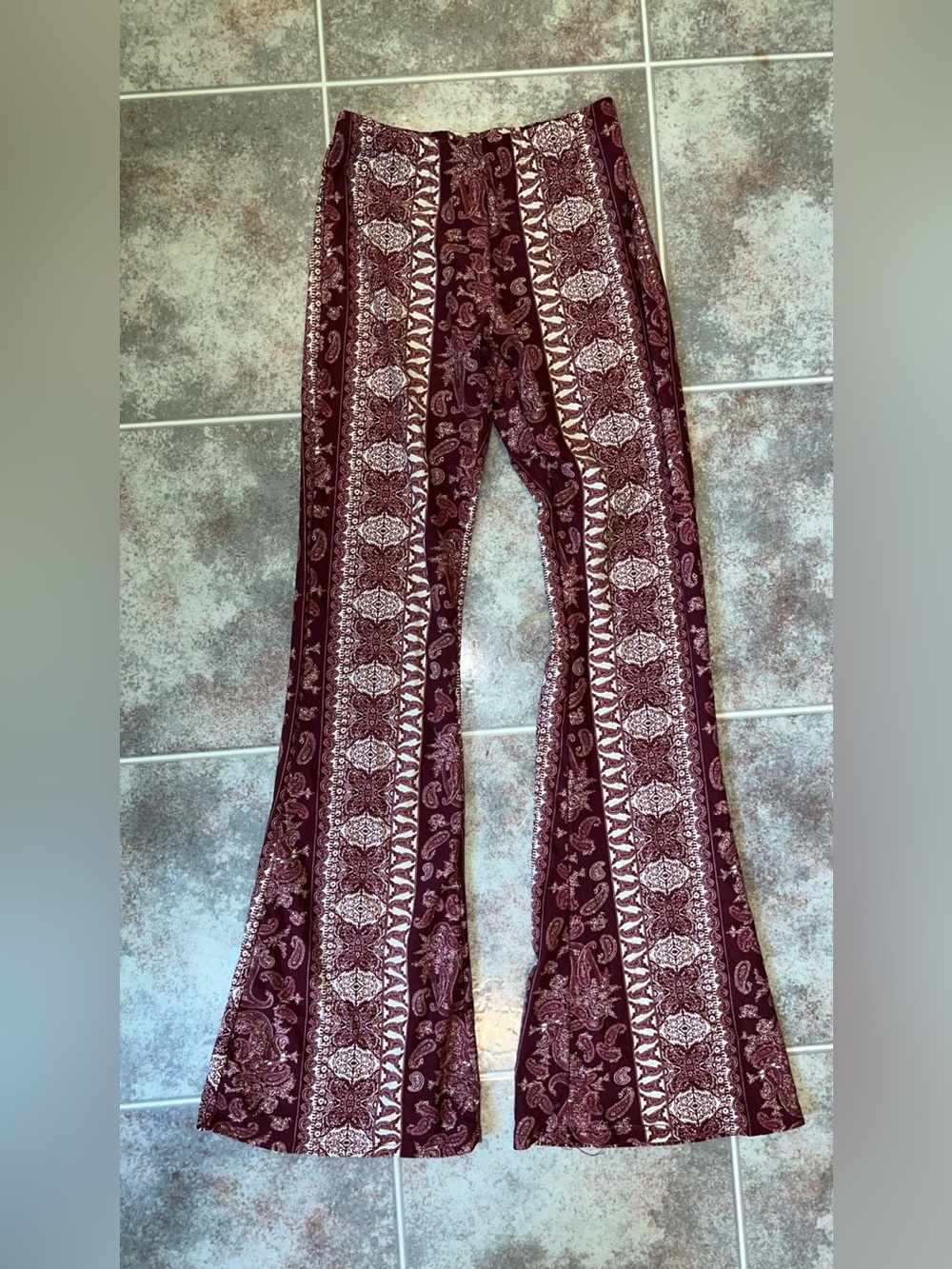 Vibe Sportswear Burgundy Paisley Print Flare Pants Women’s Small Boho Stretch - Picture 4 of 5